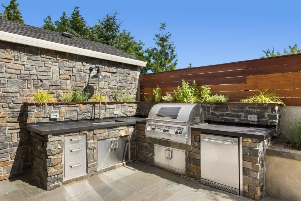 outdoor kitchen Vit Bud Landscaping Construction